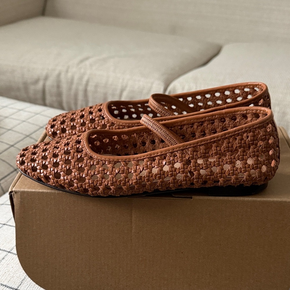 Madewell Greta ballet flare, woven camel, size 6 - Picture 2 of 5